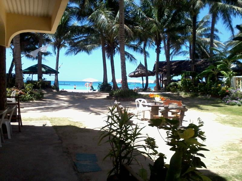 Mikas Beach Resort Balabag  Екстериор снимка