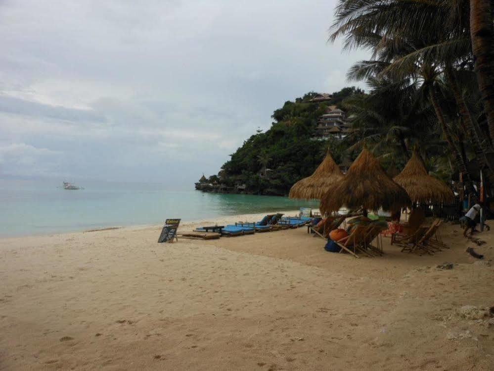 Mikas Beach Resort Balabag  Екстериор снимка